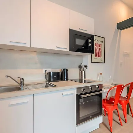 Sous Les Combles Cote Cour, Parking Gratuit Apartment