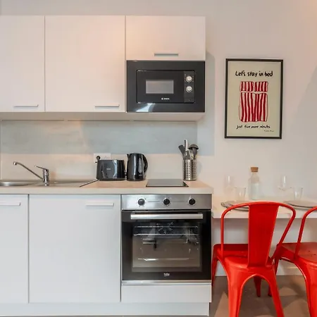 Appartement Sous Les Combles Côté Cour, Parking Gratuit *