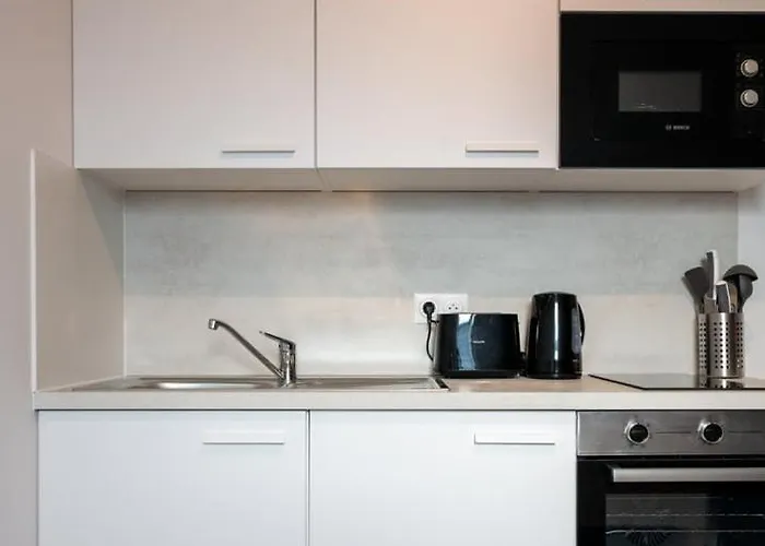 Sous Les Combles Côté Cour, Parking Gratuit