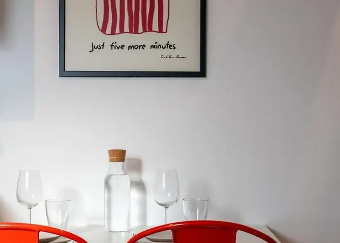 Appartement Sous Les Combles Côté Cour, Parking Gratuit *