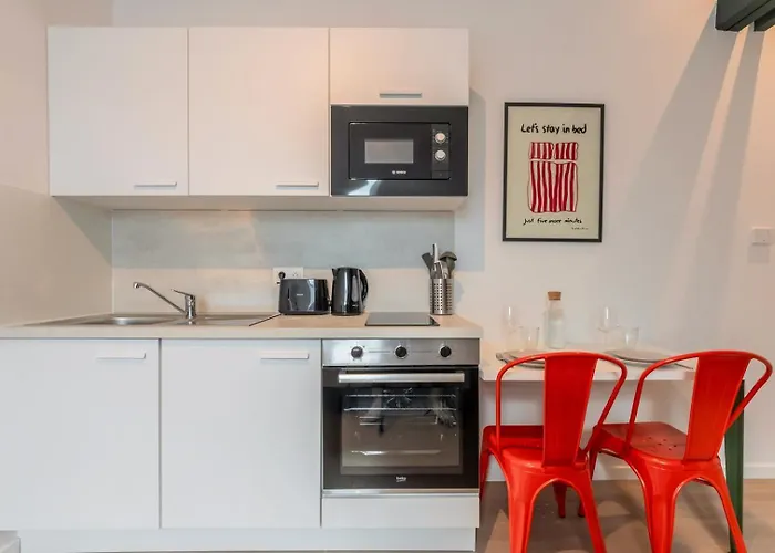 Appartement Sous Les Combles Côté Cour, Parking Gratuit *
